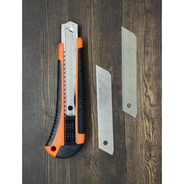 

Cutter Karet Besar
