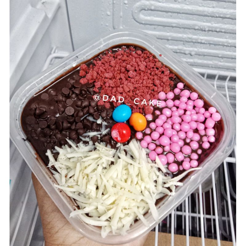 

Bronis kukus coklat lumer full topping/brownis cake