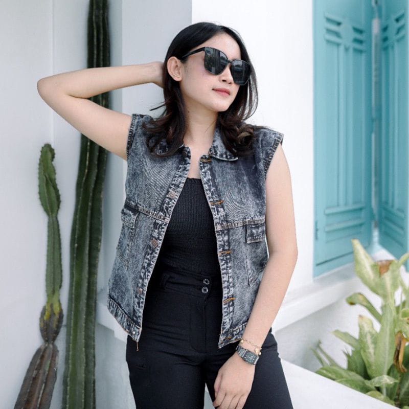 Jaket Jeans Oversize LD 110 - 150 // Jaket Jumbo Saku Wanita Sandwash Denim Premium-VEST RUBY LD100
