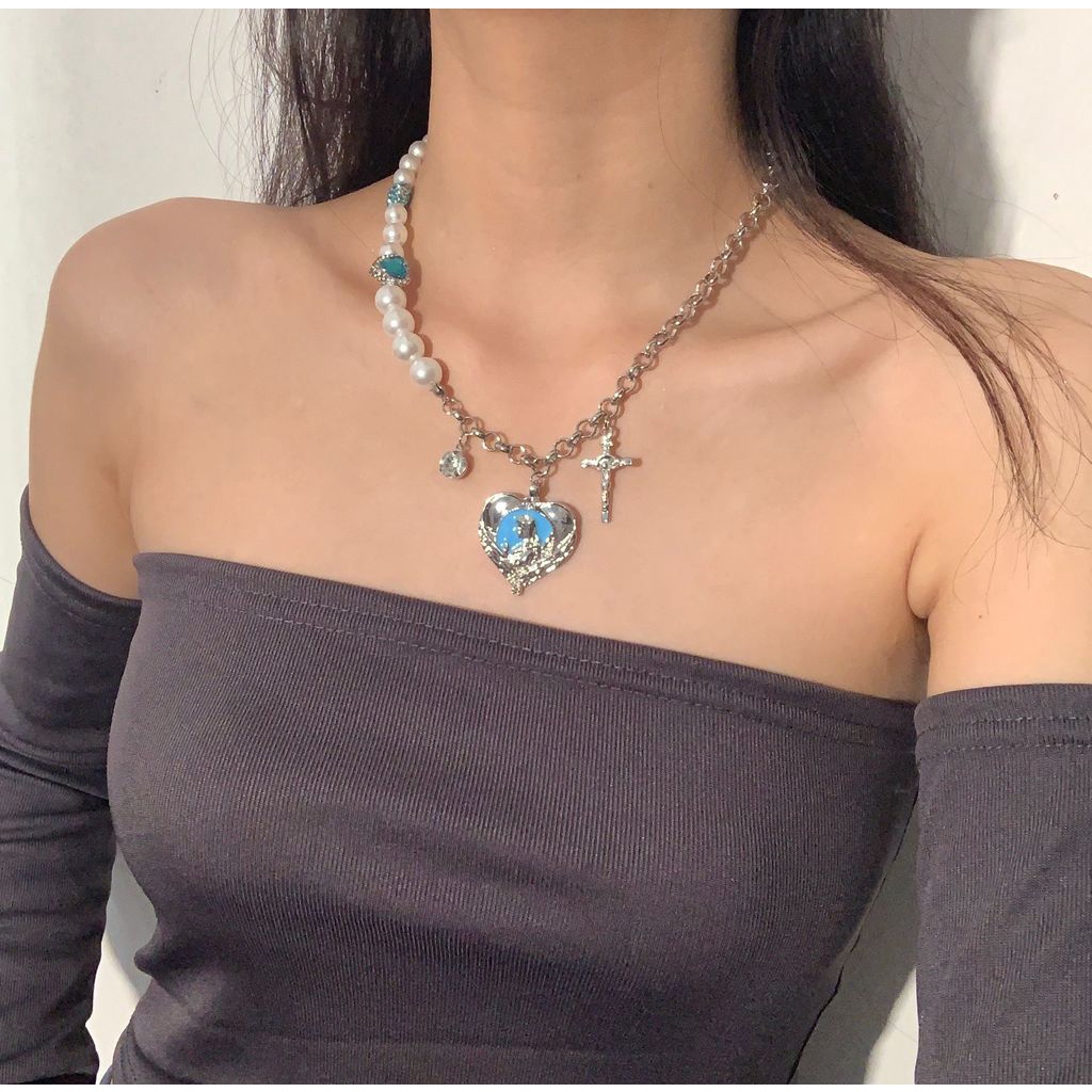 Kalung Rantai Dengan Liontin Bentuk Hati Warna Biru Gaya Hip Hop Untuk Wanita