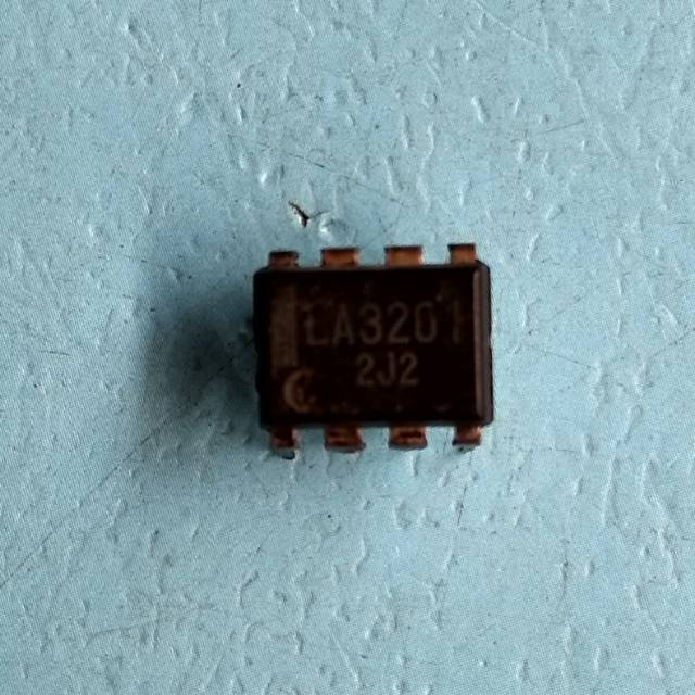 IC LA3201 kaki 2x4pin