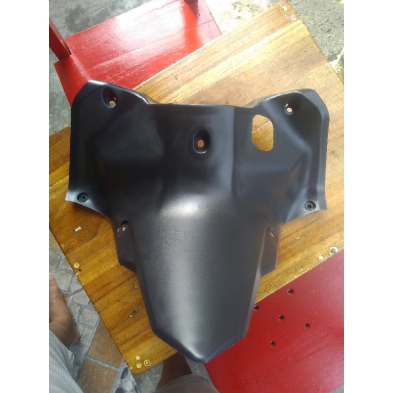 Cover Body Tengah Legshield Kontak Revo fit karbu