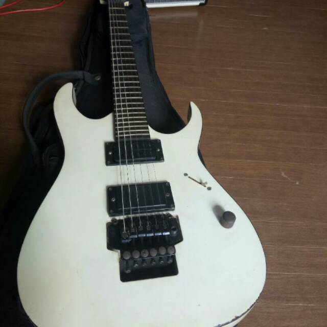 IBANEZ GUITAR MTM 2 AND AMPLIFIER BLACKSTAR 10 INCH STEREO V2 E-CORE