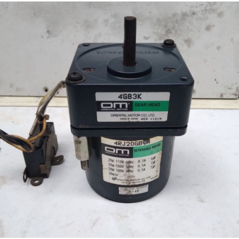 Oriental Motor Gearbox Reversible Motor 110V 20W Ratio 1 : 3