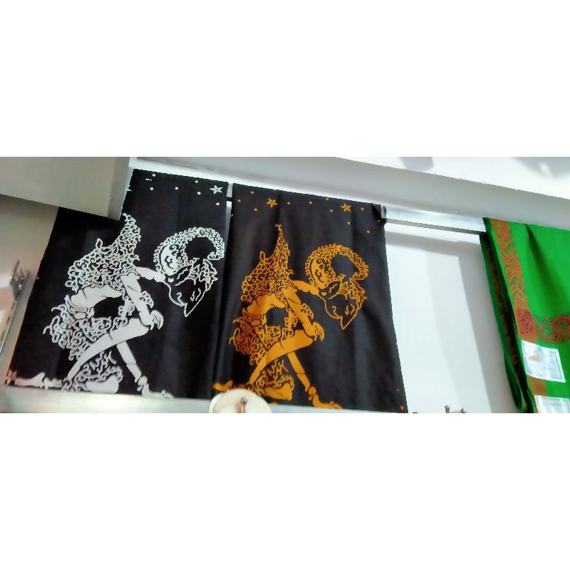 sarung wayang Pekalongan