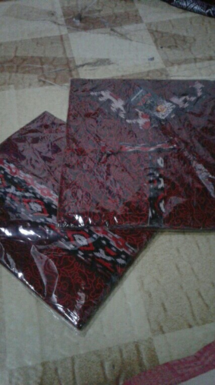 Couple Keluarga Batik Mega Mendung Abang> Setelan Keluarga> Sarimbit Keluarga> Bisa Jual Pisah