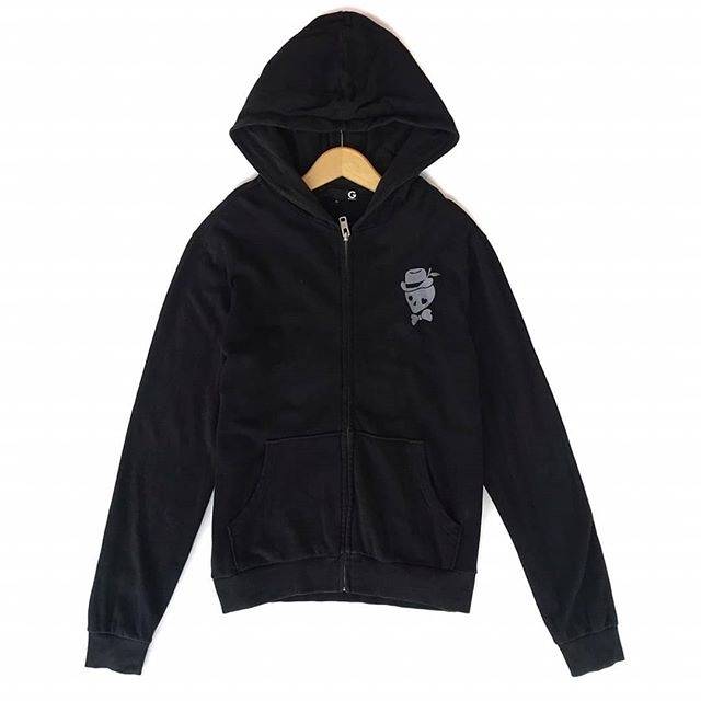 Hoodie Guess Hitam