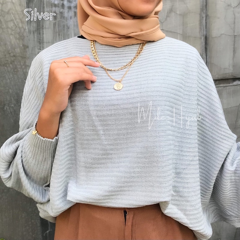 Kalila Batwing Sweater Rajut Premium-Silver