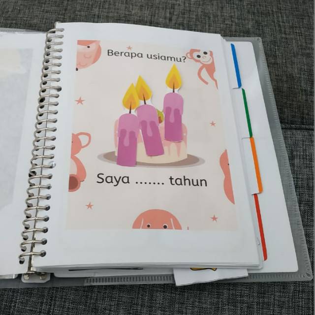 Busy binder atau Busy book / mainan edukasi