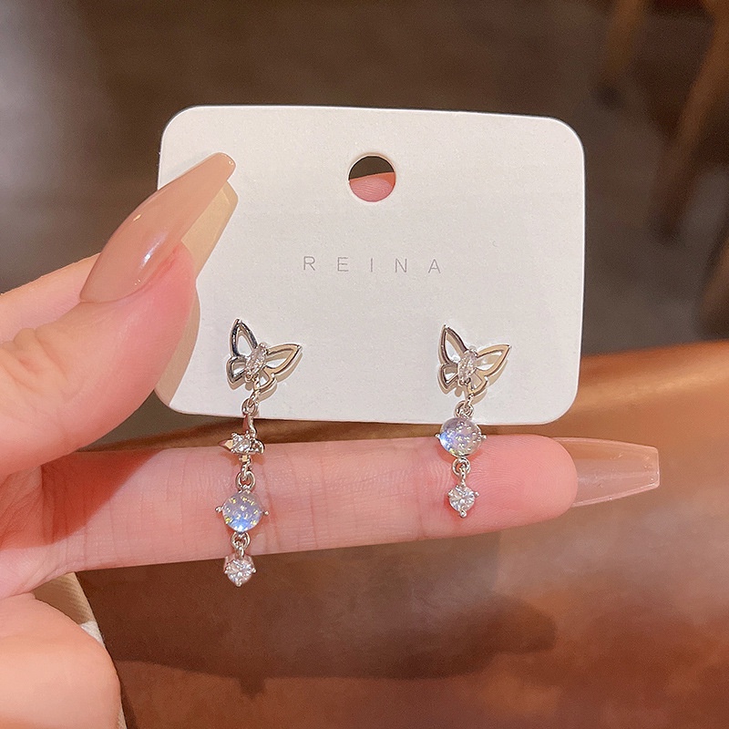 Anting Stud Desain Kupu-Kupu Asimetris Bahan 925 silver needle Aksen Zirkon