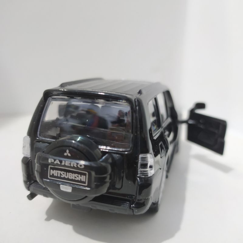 diecast Apolo MSZ mobil mitsubishi Pajero 4WD Turbo skala 1:43
