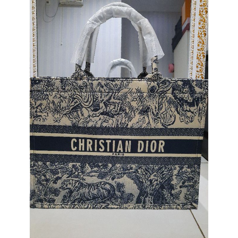 preloved totebag dior gift member