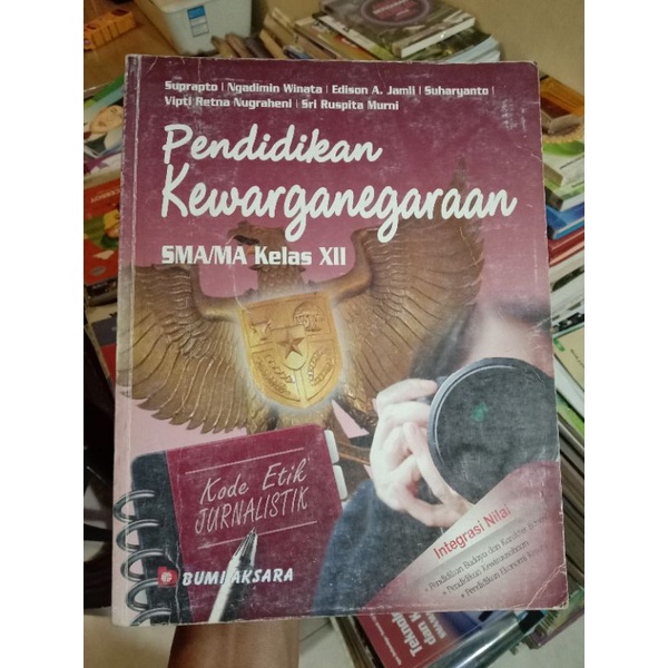 Pendidikan Kewarganegaraan Xll SMA.