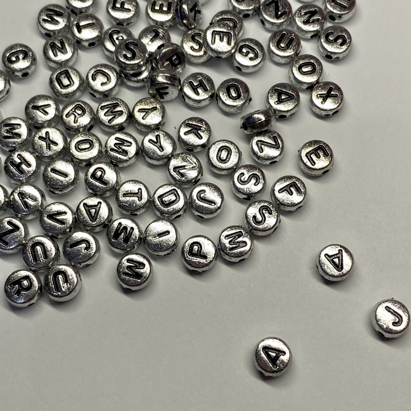 [Pilih Huruf] Manik beads Huruf warna PERAK SILVER Tulisan WARNA HITAM satuan