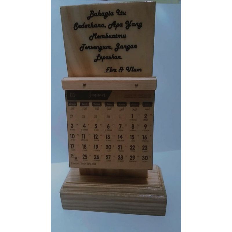 

KALENDER LUKISAN KAYU WARNA KADO ULTAH SOUVENIR NIKAH VINTAGE MURAH + DUDUKAN LUKISAN