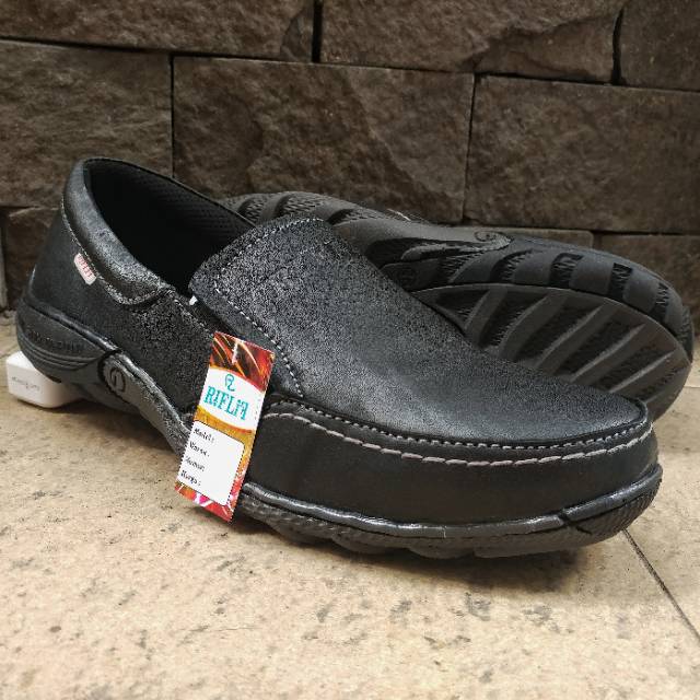 Sepatu Casual Kasual Pria Slip On Bahan Kulit Asli