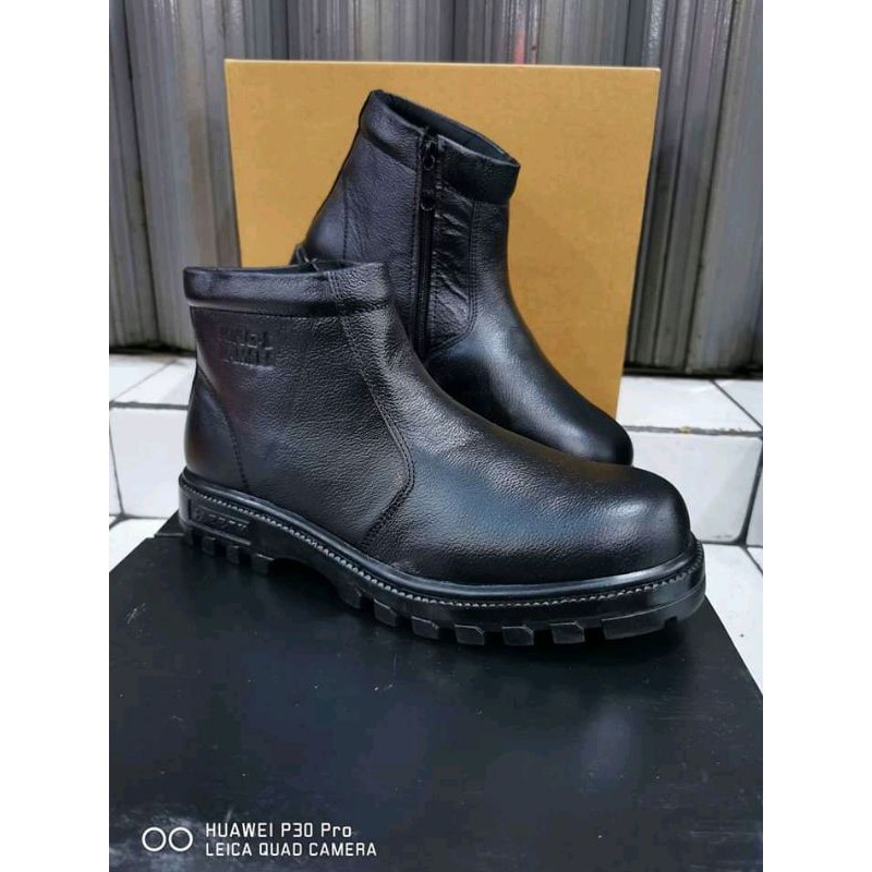 SEPATU SAFETY KULIT PRIA KING RAMSES 806