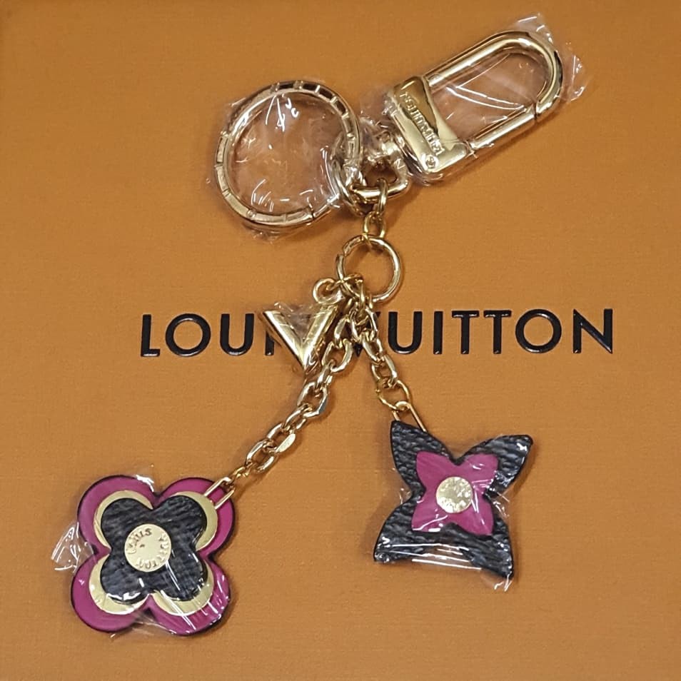 fleur de monogram keyholder bag charm