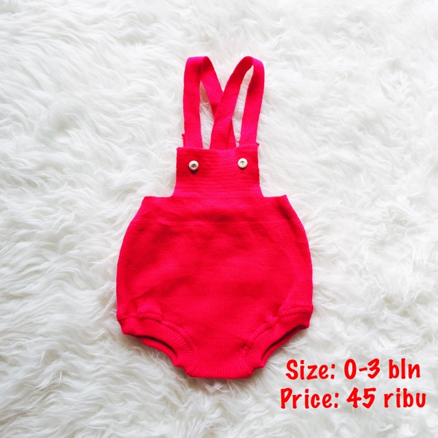Jumper rajut pink bayi cewek cocok untuk photoshoot