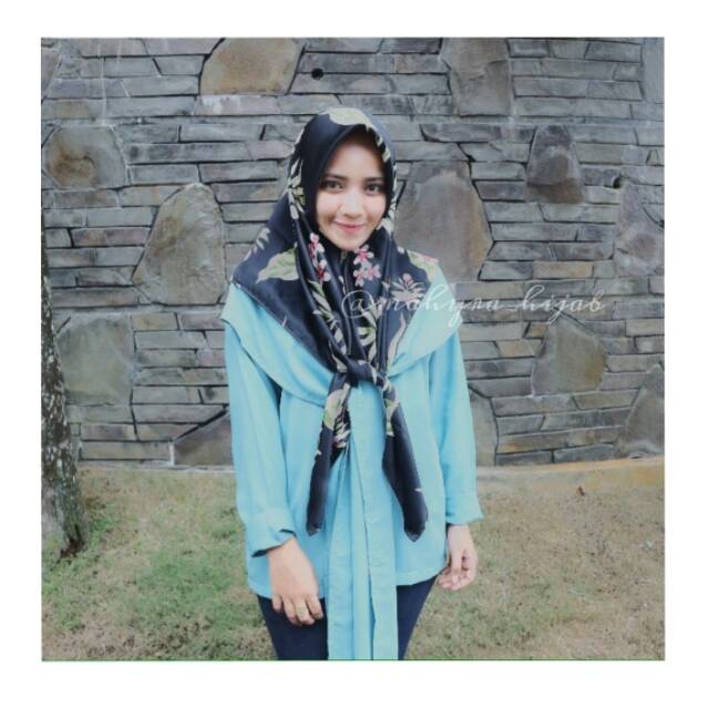 HIJAB SQUARE MAXMARA