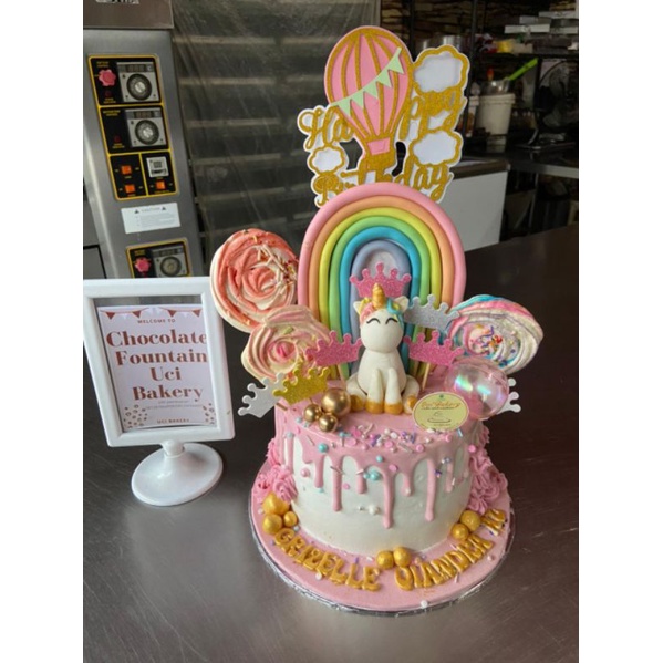 

Exclusive KUE ULANG TAHUN UNICORN / UNICORN CAKE UCI BAKERY