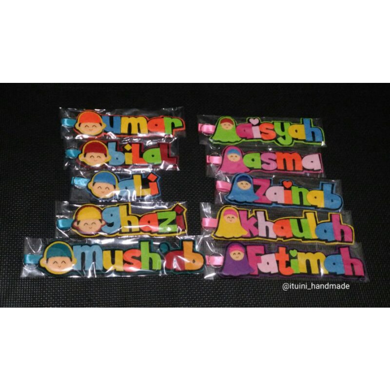 

Gantungan nama flanel lucu