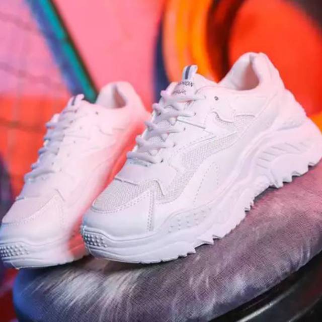 Sepatu Sneakers Wanita Terbaru KSY