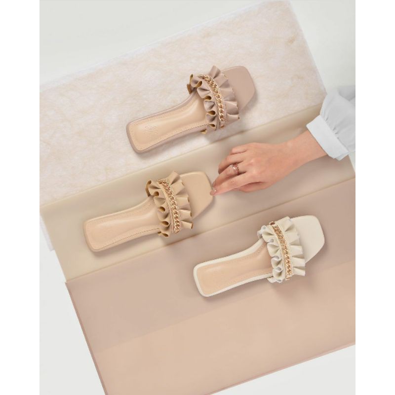 FLEUR FLAT Sandal by Local id