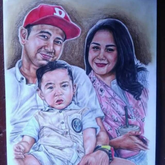 Kado unik lukisan wajah realis