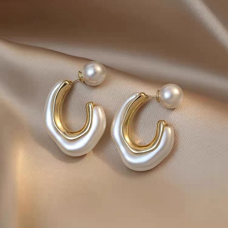 Anting Mutiara Berlian Imitasi Bentuk Bulat Bahan Alloy Warna Emas Untuk Wanita