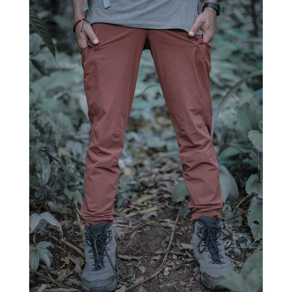 CELANA GUNUNG ARCTERYX SABRIA PANTS