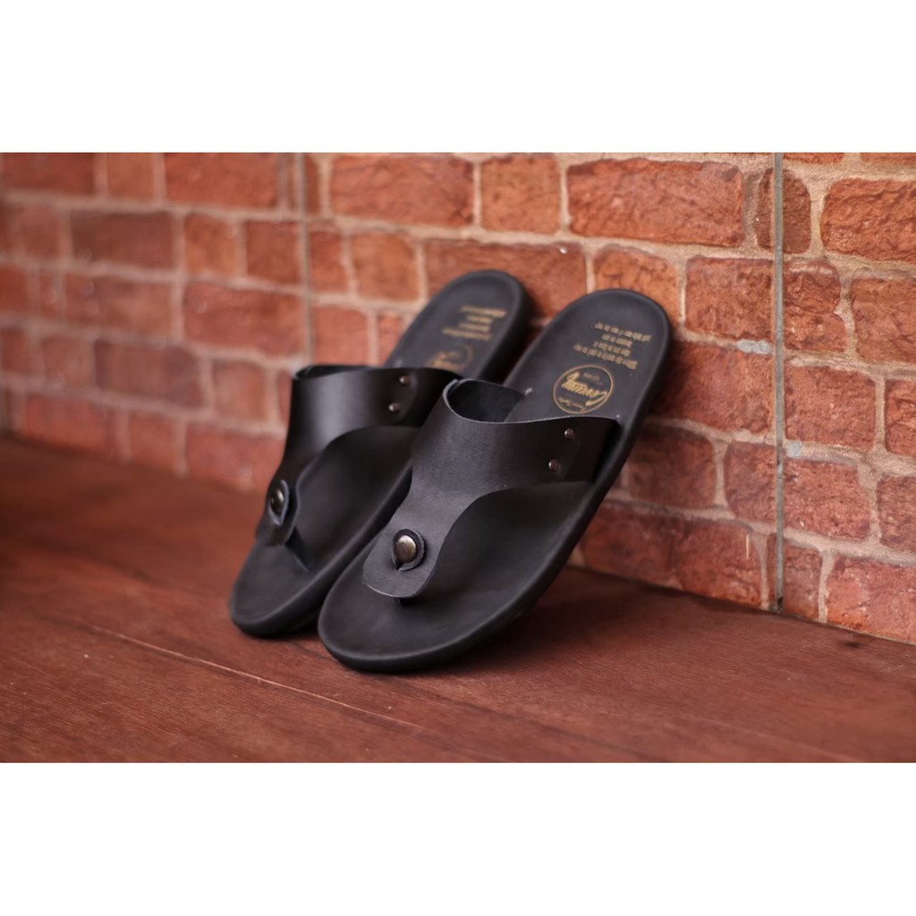 SANDAL KULIT CEVANY CLOVER