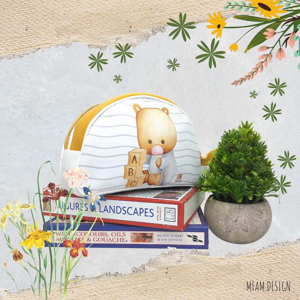 

Pencil Case Kids Bear Plays Bricks