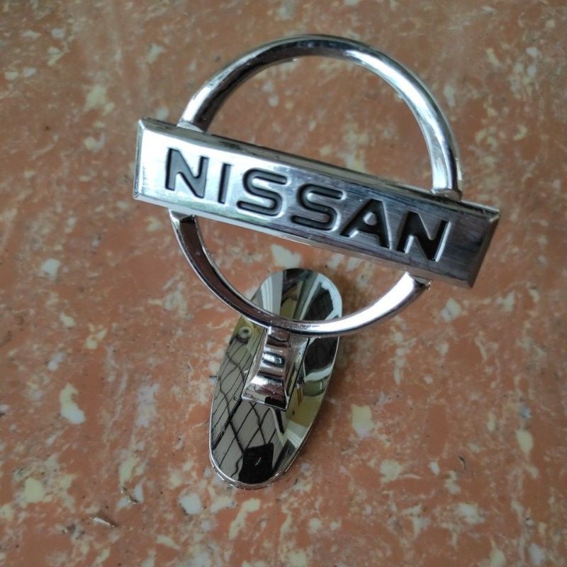 logo EMBLEM depan kap mesin lambang mobil tempel chrome crome besi toyota honda suzuki Mitsubishi daihatsu nissan mazda suzuki isuzu kia hyundai