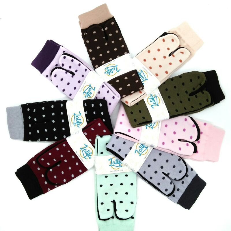 Kaos Kaki Jempol Muslimah Dewasa Motif Polkadot Bahan Nilon Panjang Sebetis