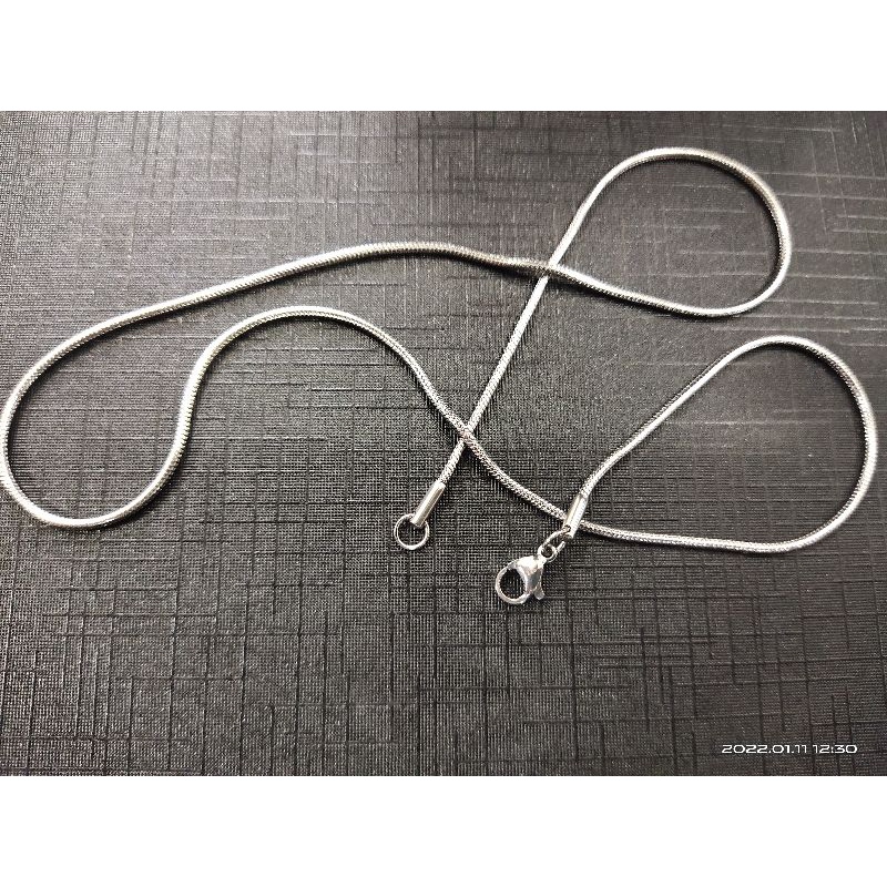 Kalung Titanium dan Bandul Panjang 50cm