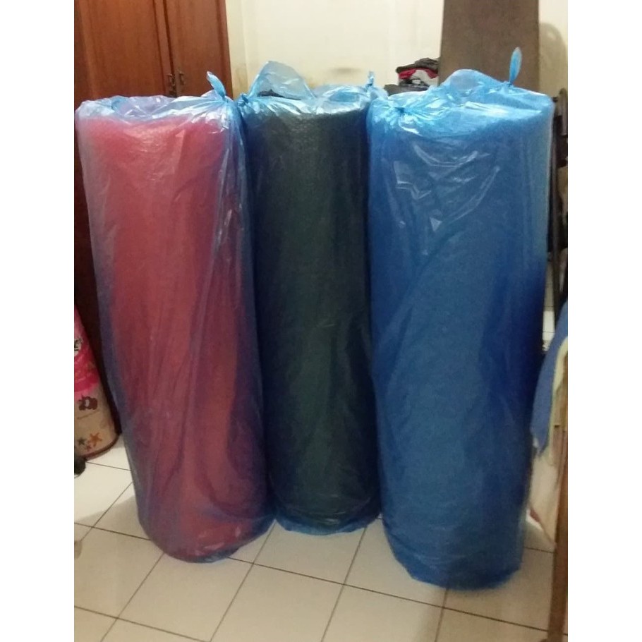

BUBBLE WRAP WARNA MERAH BIRU HITAM - GELEMBUNG TEBAL PAKET AMAN SAFETY
