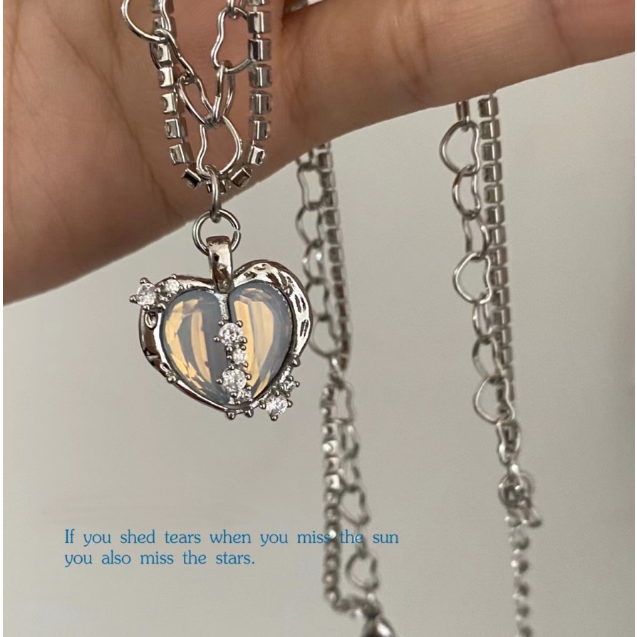 Kalung Choker Rantai Multilayer Aksen Kristal Bentuk Hati Warna Silver Untuk Wanita