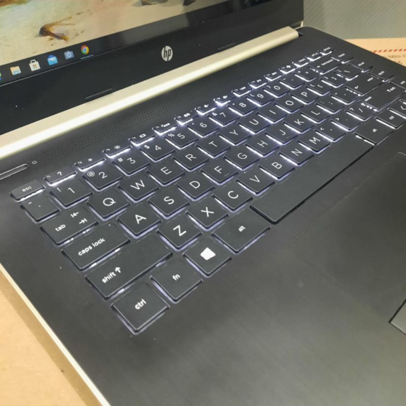 Laptop HP 14-cm0094AU Amd E2-9000e Gen 7 Ram 4GB/HDD 500GB Keyboard Backlight Windows 10 Layar 14 inch