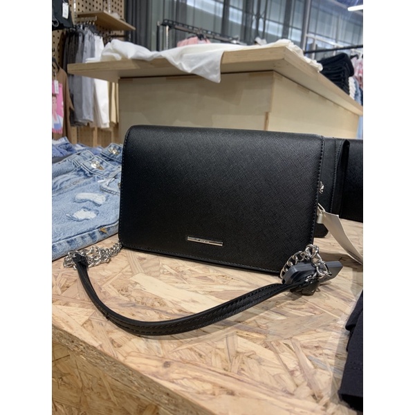 SLING BAG / SHOULDER BAG BERSHKA