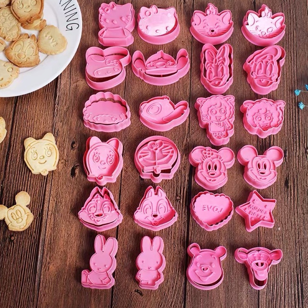 1 Pasang Cetakan Biskuit / Cookies / Kue Bulan Bentuk Karakter Kartun