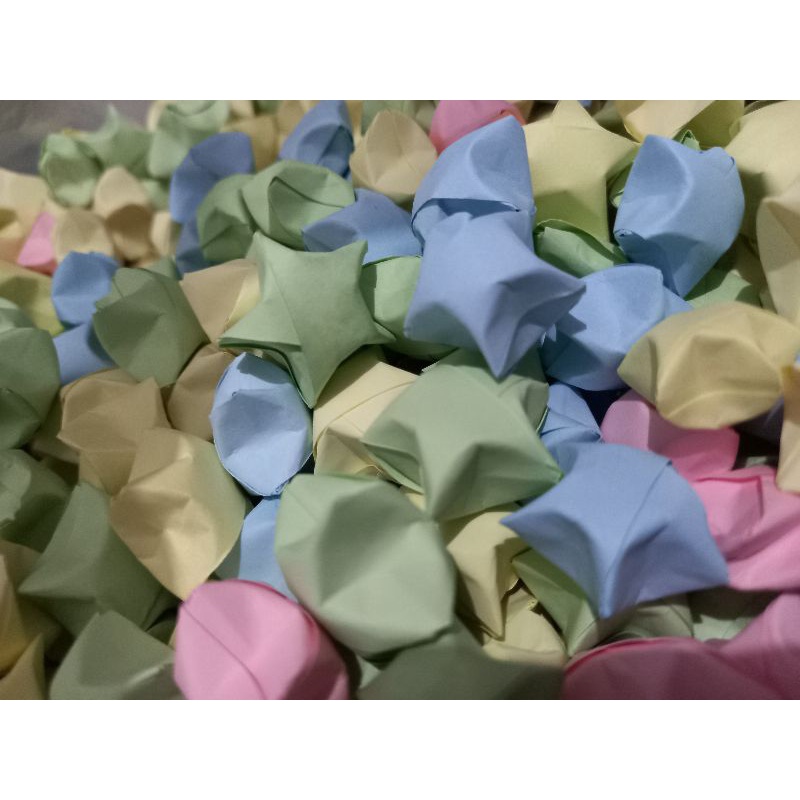 

bintang kertas murah / lucky stars murah / gift box filler murah / untuk packing kado, hampers dll / isian packing murah