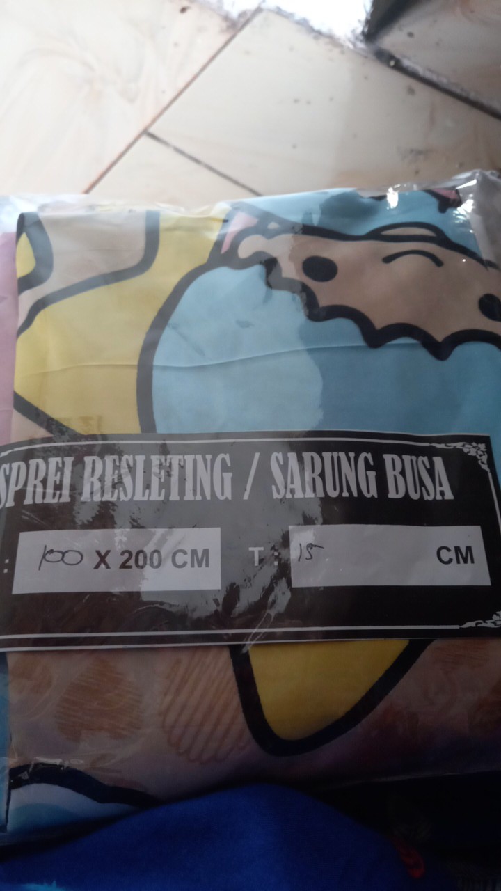 Sprei Karet ,sprei Resleting Motif Hellokity