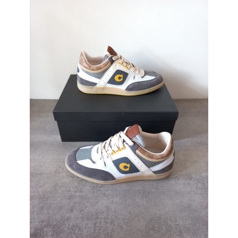 sepatu sneakers coach