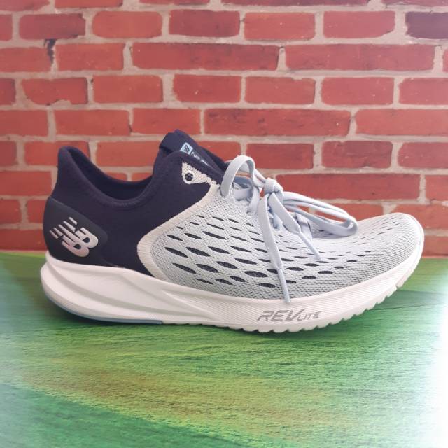 New Balance revlite