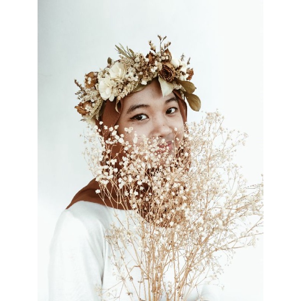 rustic hand buket + flower crown