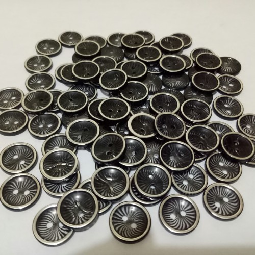 Kancing Baju GEPENG Corak List Silver Import Diameter 13mm Isi 100 pcs