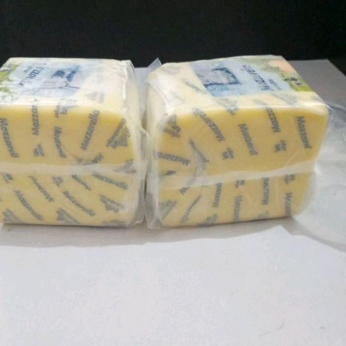 

Keju Mozarella Oldenburger 500gram/Mozzarella Cheese Trend