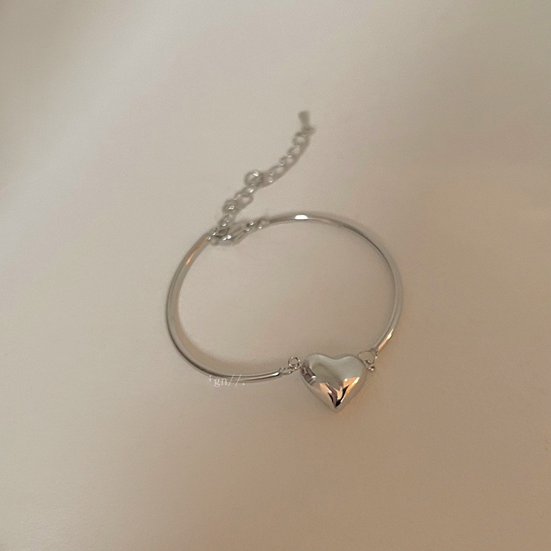 Gelang Tangan Silver Desain Hati Adjustable Untuk Wanita