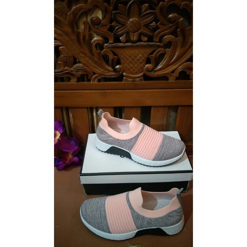 SEPATU KETS ARRAYA WANITA IMPORT